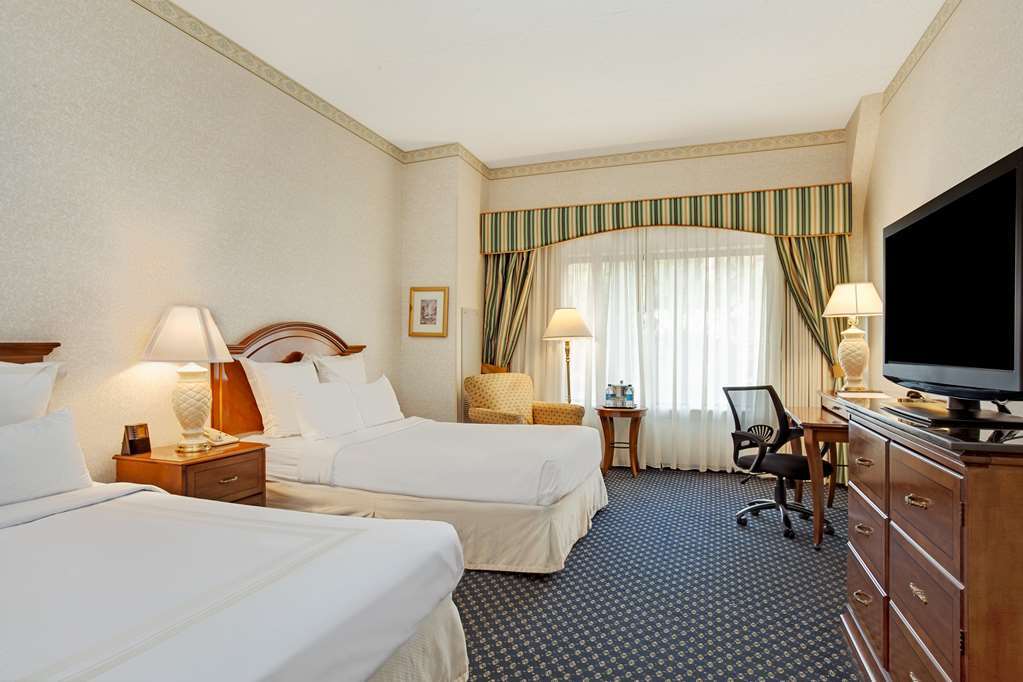 Lafayette Park Hotel And Suites Trenton Room photo