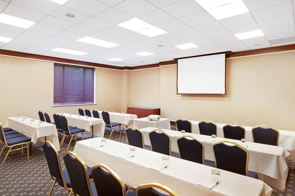 Lafayette Park Hotel And Suites Trenton Facilities photo